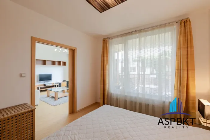 Pronájem bytu 2+kk, Praha - Libeň, Nad Okrouhlíkem, 65 m2