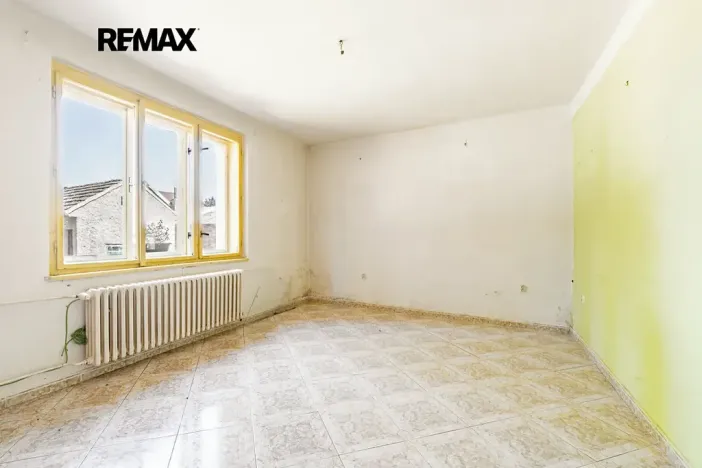 Prodej vícegeneračního domu, Praha - Pitkovice, Žampiónová, 200 m2