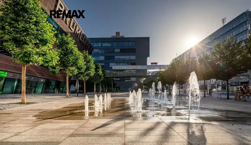Pronájem obchodního prostoru, Praha - Michle, Želetavská, 84 m2