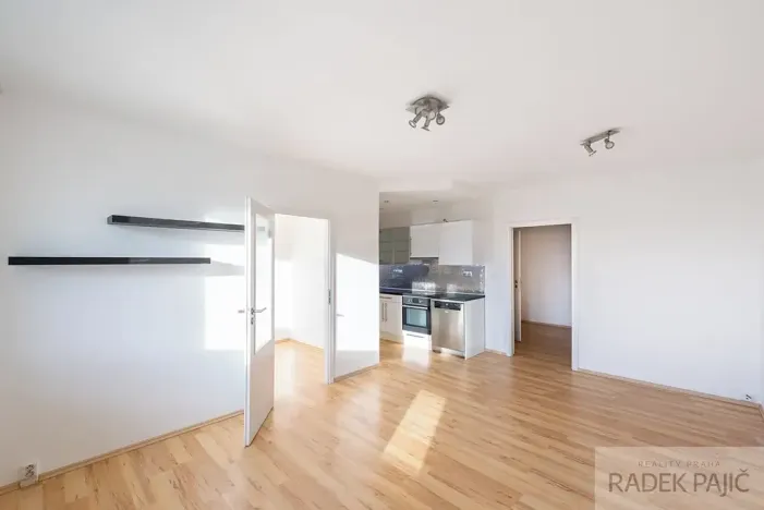 Pronájem bytu 1+1, Praha - Háje, Kosmická, 48 m2