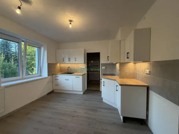 Pronájem bytu 1+1, Frenštát pod Radhoštěm, nám. Míru, 48 m2