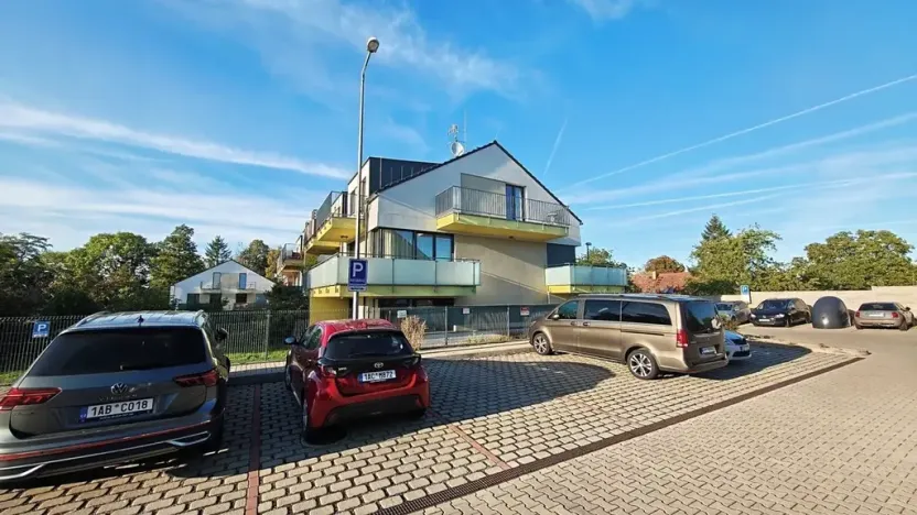 Prodej bytu 3+kk, Vestec, U Hrubých, 73 m2