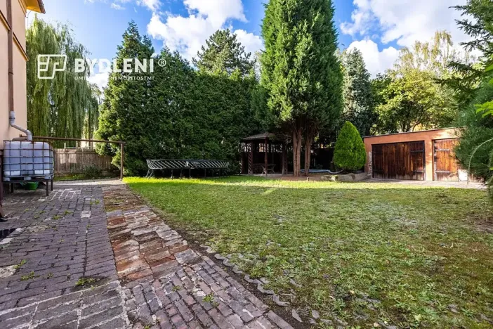 Prodej vícegeneračního domu, Novosedlice, Husova, 360 m2