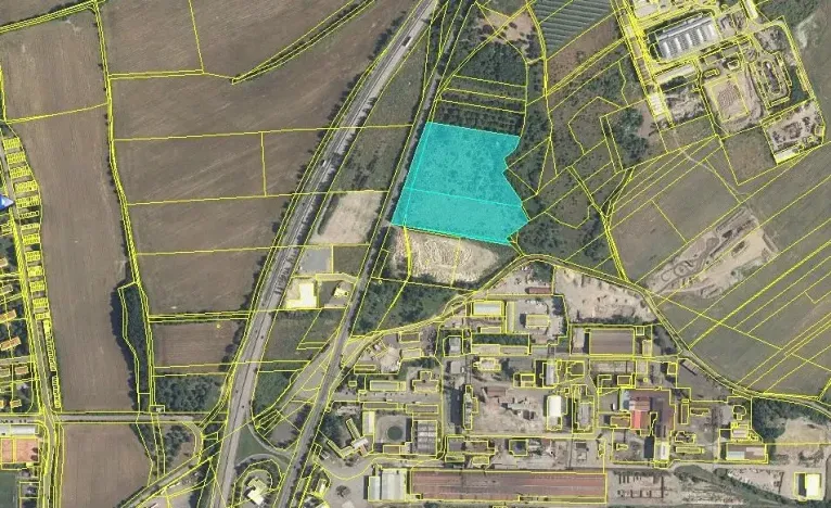 Prodej komerčního pozemku, Mníšek pod Brdy, 26361 m2