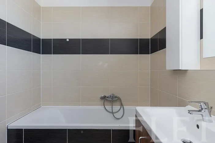 Pronájem bytu 3+kk, Praha - Dolní Chabry, Poštova, 79 m2