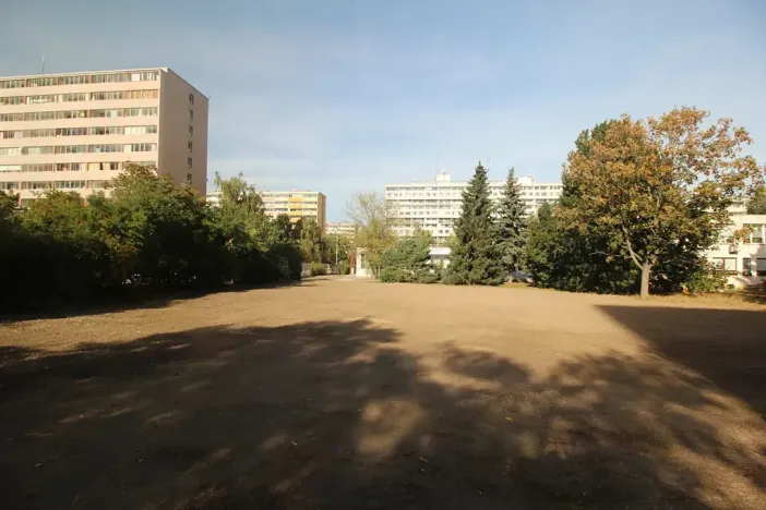 Prodej komerčního pozemku, Praha - Krč, Tajovského, 2300 m2