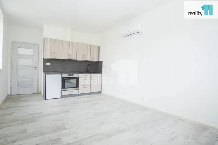 Pronájem bytu 1+kk, Přerov, Hlavní, 25 m2