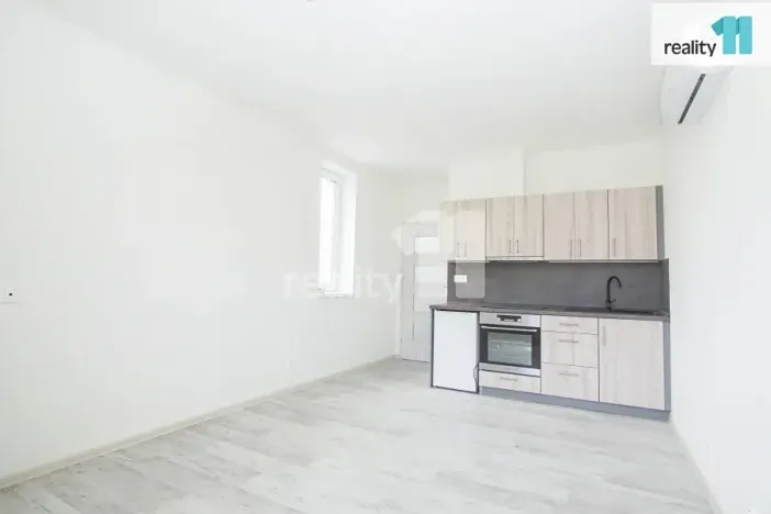 Pronájem bytu 1+kk, Přerov, Hlavní, 25 m2