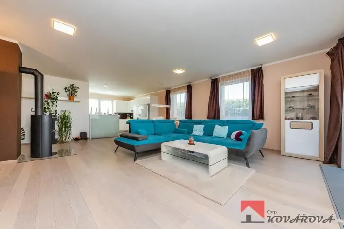 Prodej rodinného domu, Újezd, 346 m2