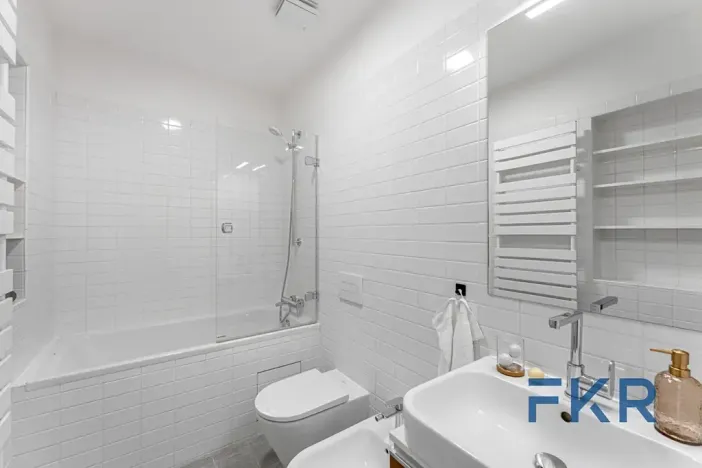 Pronájem bytu 2+kk, Praha - Bubeneč, Šmeralova, 52 m2