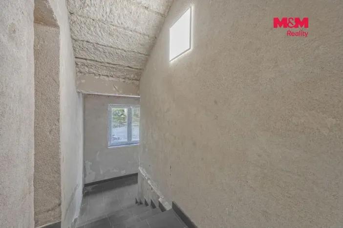 Prodej obchodního prostoru, Praha, Seifertova, 110 m2