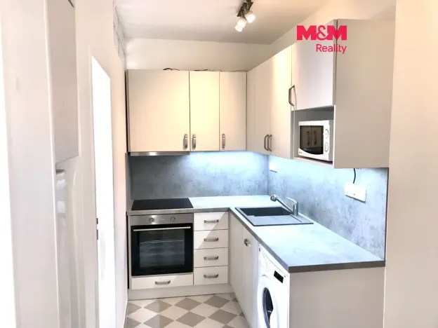 Pronájem bytu 2+kk, Praha - Lhotka, Mirotická, 35 m2