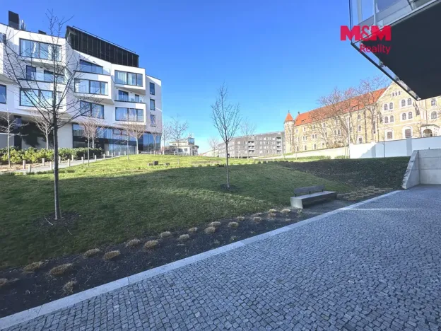 Pronájem obchodního prostoru, Praha - Smíchov, Kobrova, 276 m2