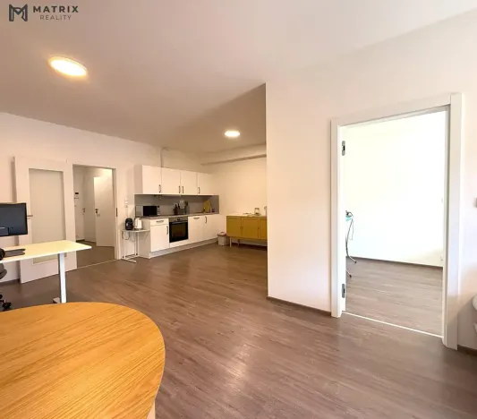 Pronájem bytu 2+kk, Praha - Libeň, U Rokytky, 76 m2