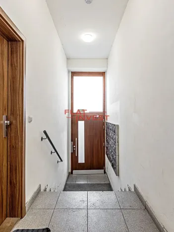 Pronájem bytu 2+kk, Praha - Libeň, Ve vrchu, 50 m2