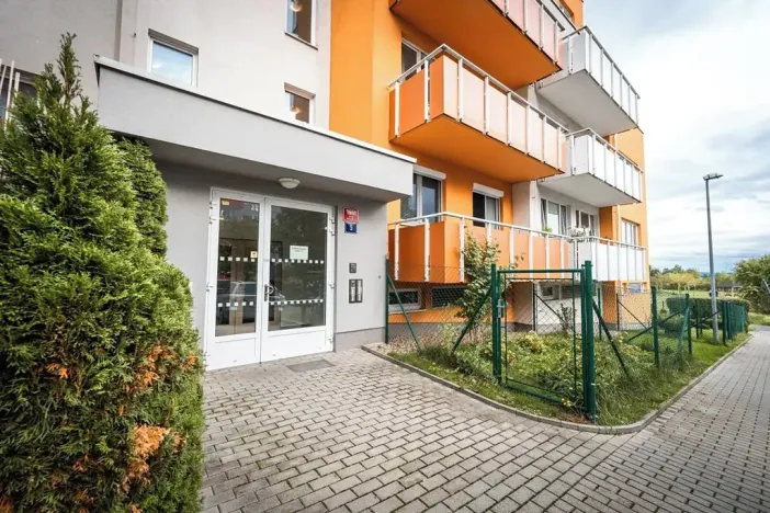 Pronájem bytu 1+kk, Praha - Kyje, Sicherova, 33 m2
