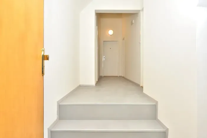 Pronájem bytu 1+kk, Praha - Nusle, Oldřichova, 29 m2