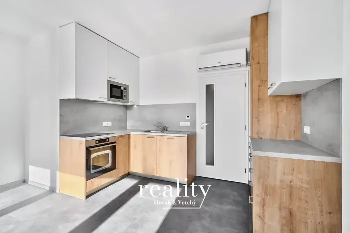 Pronájem bytu 1+kk, Znojmo, Třešňová, 36 m2