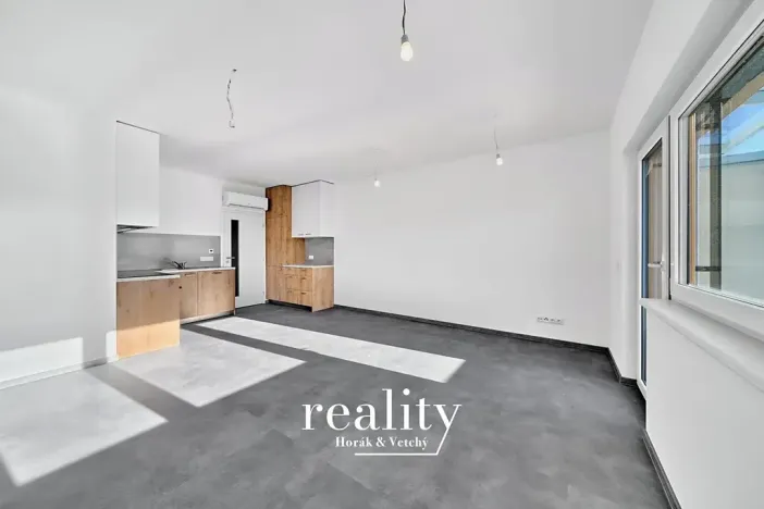 Pronájem bytu 1+kk, Znojmo, Třešňová, 36 m2
