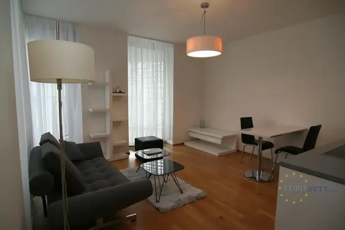 Pronájem bytu 2+kk, Praha - Žižkov, Pitterova, 70 m2