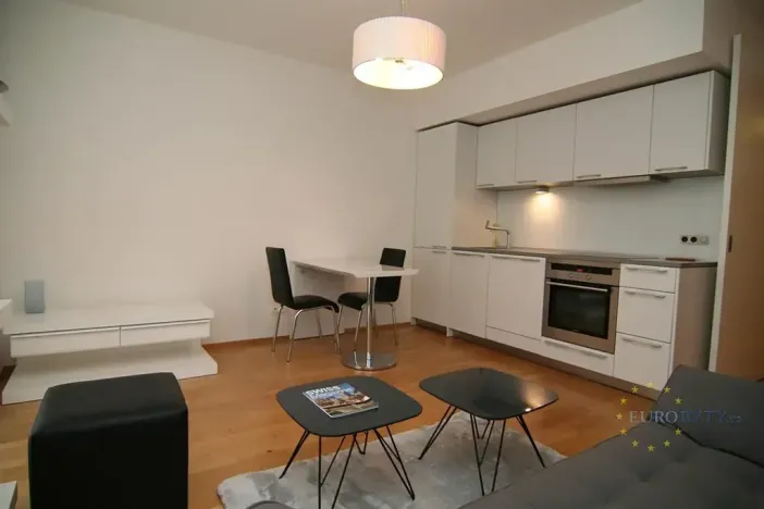 Pronájem bytu 2+kk, Praha - Žižkov, Pitterova, 70 m2