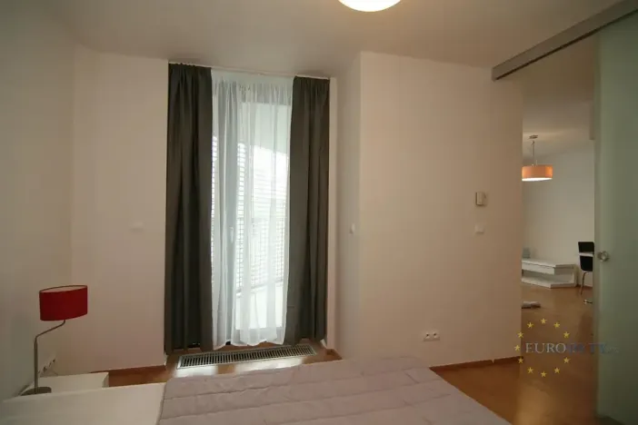 Pronájem bytu 2+kk, Praha - Žižkov, Pitterova, 70 m2