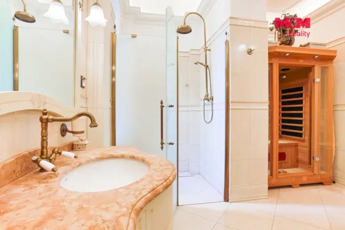 Prodej bytu 3+kk, Karlovy Vary, Zeyerova, 78 m2
