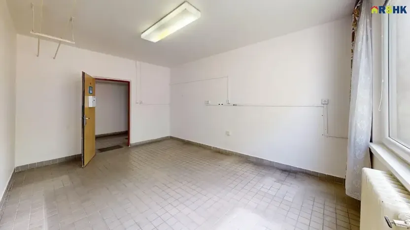 Pronájem kanceláře, Hradec Králové, Akademika Bedrny, 602 m2