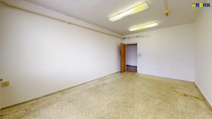 Pronájem kanceláře, Hradec Králové, Akademika Bedrny, 602 m2