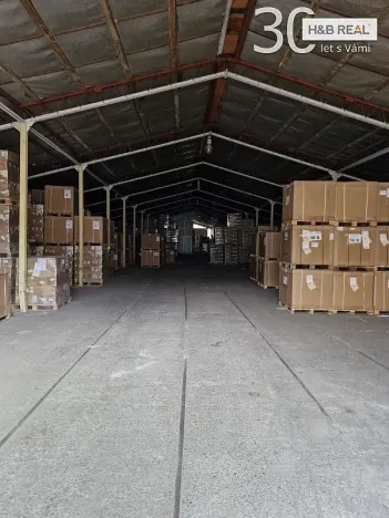 Pronájem skladu, Slušovice, 1300 m2