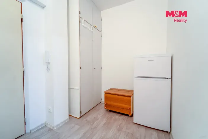Prodej bytu 1+kk, Plzeň - Severní Předměstí, Sokolovská, 28 m2