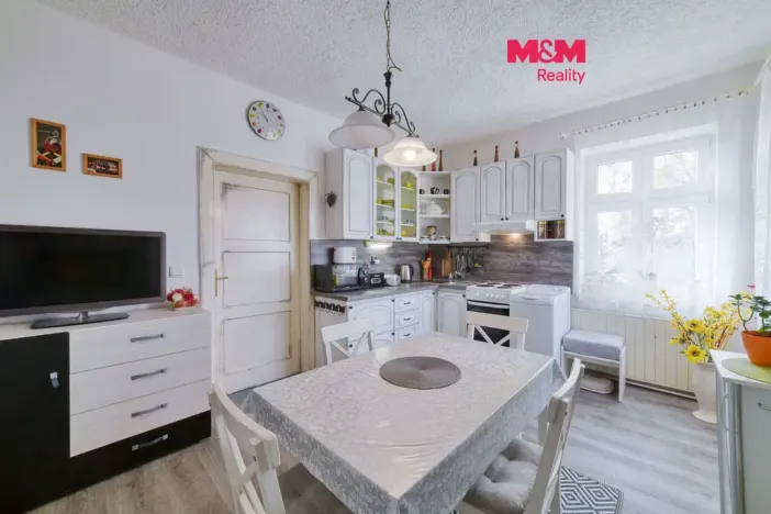 Pronájem bytu 2+kk, Planá, Revoluční, 40 m2
