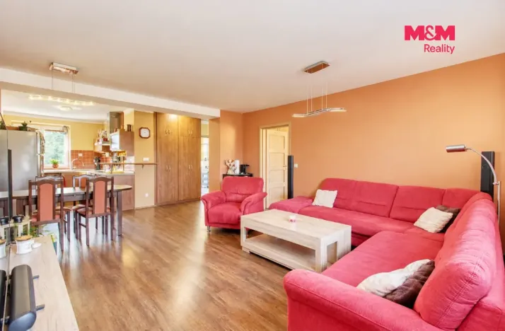 Prodej bytu 3+1, Ostrov, Luční, 89 m2