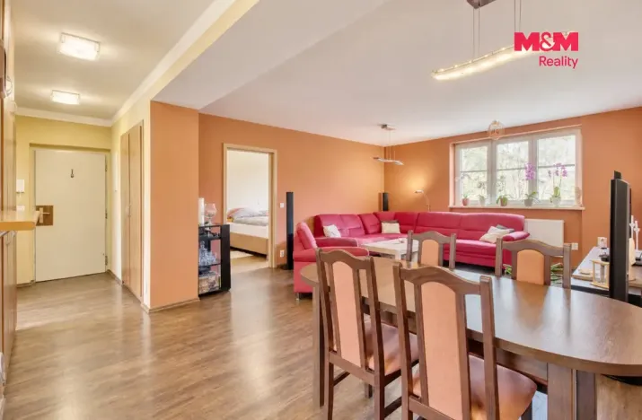 Prodej bytu 3+1, Ostrov, Luční, 89 m2