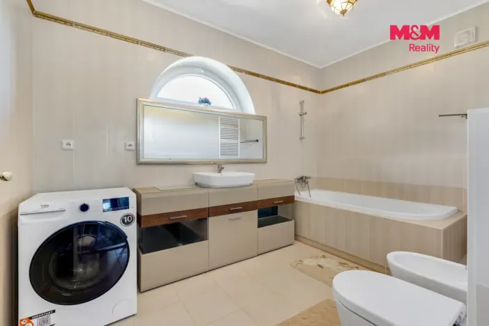 Prodej rodinného domu, Svárov, Ptická, 210 m2
