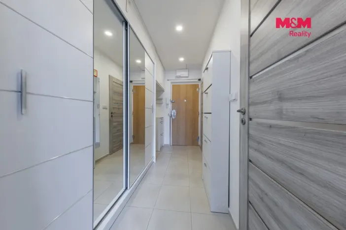 Prodej bytu 3+1, Karlovy Vary, Šumavská, 64 m2