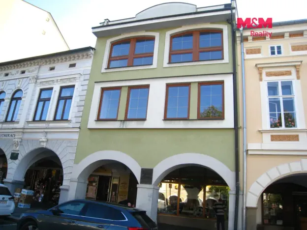 Prodej obchodního prostoru, Frenštát pod Radhoštěm, nám. Míru, 900 m2