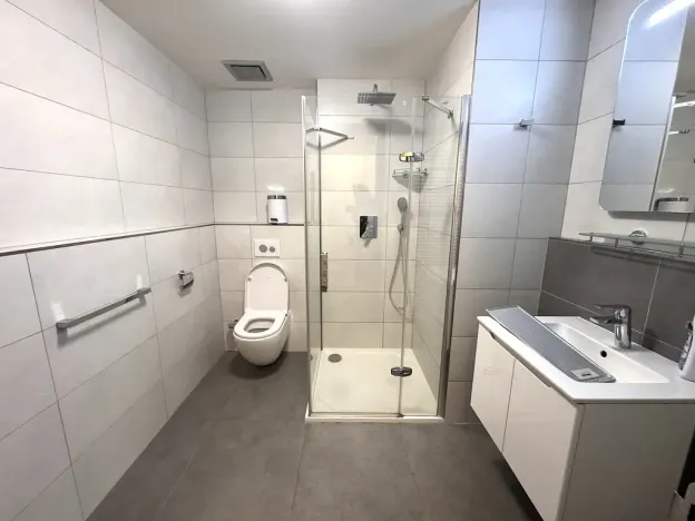 Pronájem bytu 1+kk, Praha - Holešovice, Na Maninách, 33 m2