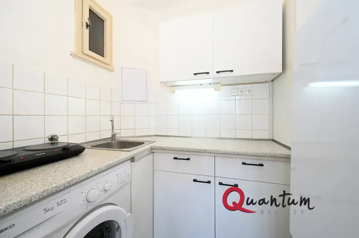 Pronájem bytu 1+kk, Praha - Holešovice, Veverkova, 29 m2