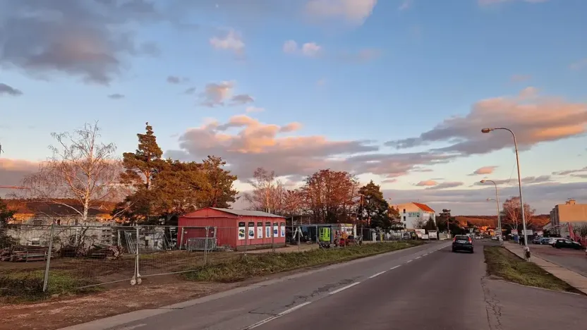 Pronájem obchodního prostoru, Znojmo, Dobšická, 500 m2