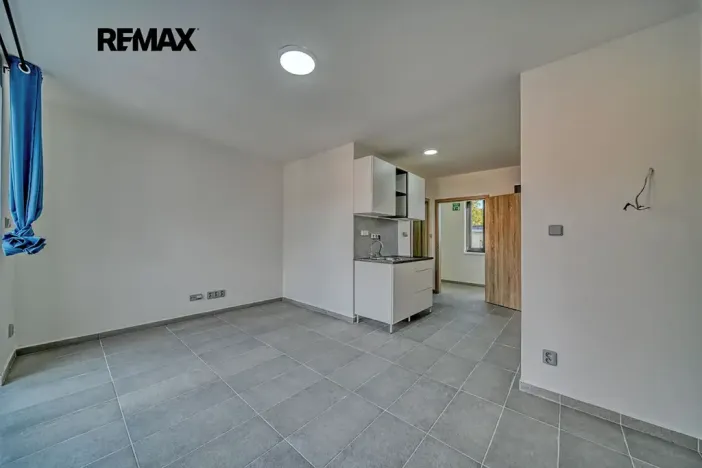 Pronájem bytu 1+kk, Velký Osek, Revoluční, 22 m2