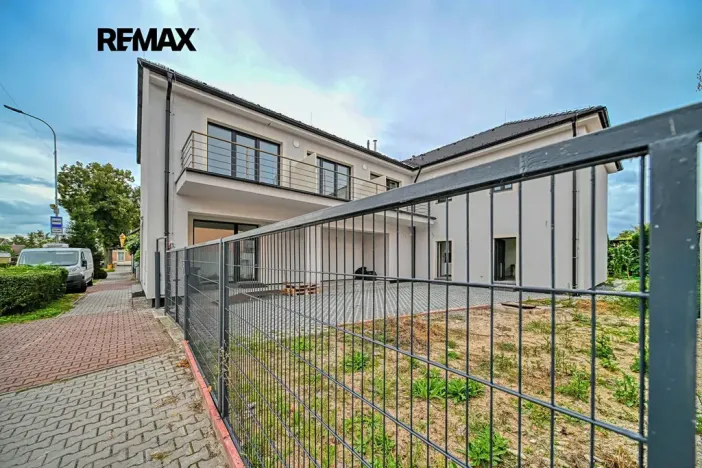 Pronájem bytu 1+kk, Velký Osek, Revoluční, 21 m2