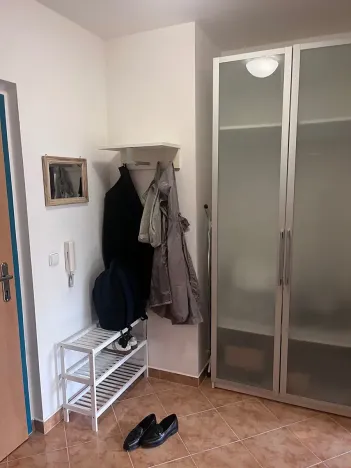 Pronájem bytu 2+kk, Praha, Komořanská, 39 m2