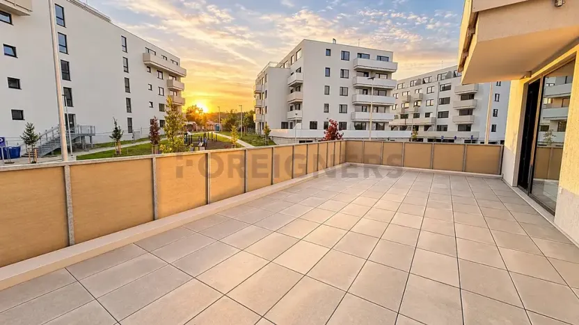 Pronájem bytu 2+kk, Kladno, Ostrovecká, 58 m2