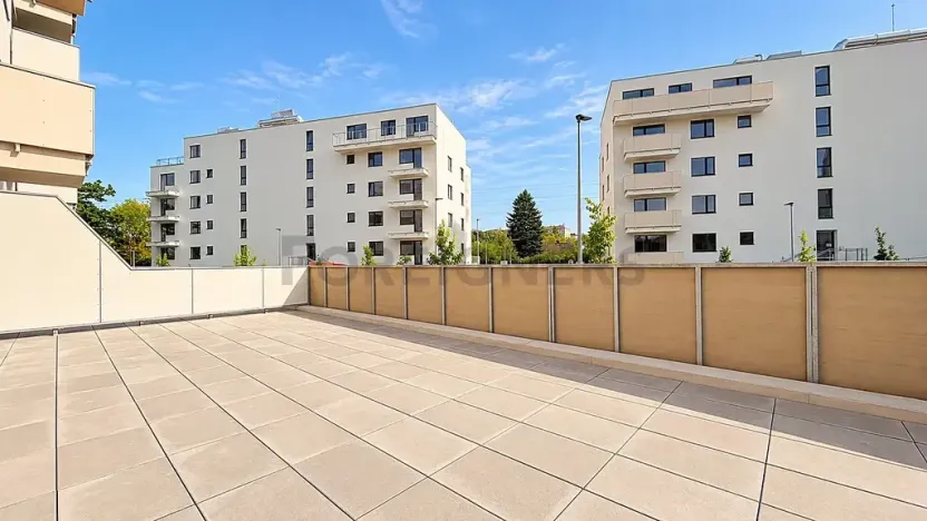 Pronájem bytu 2+kk, Kladno, Ostrovecká, 58 m2