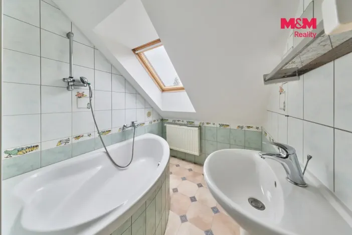 Prodej rodinného domu, Bernartice, 226 m2