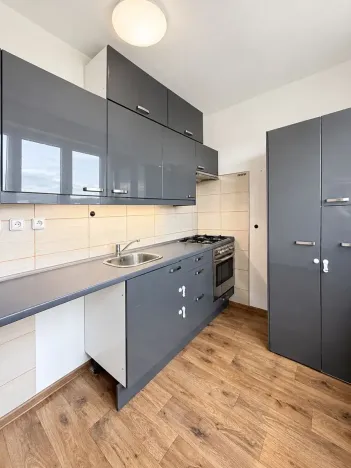 Prodej bytu 2+1, Kadaň, Chomutovská, 53 m2