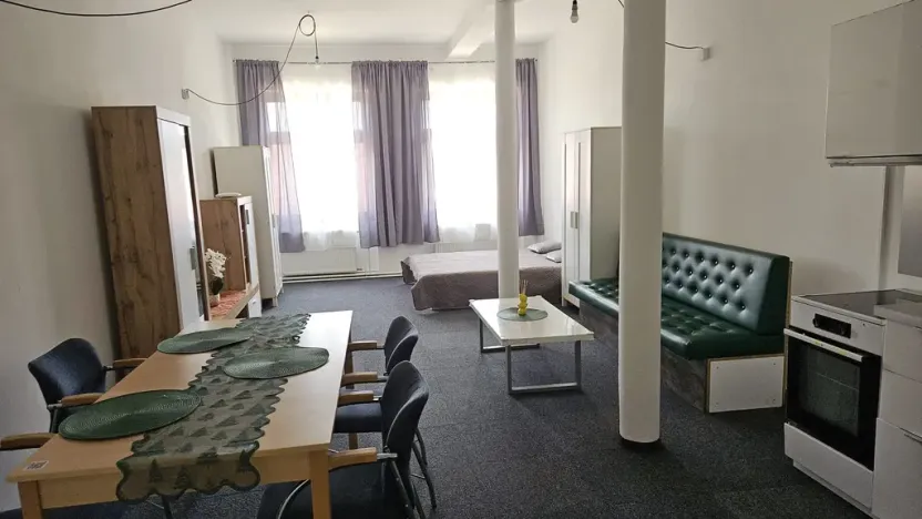 Pronájem bytu 1+kk, Hranice, Masarykovo náměstí, 60 m2