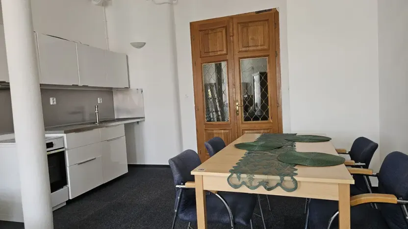 Pronájem bytu 1+kk, Hranice, Masarykovo náměstí, 60 m2