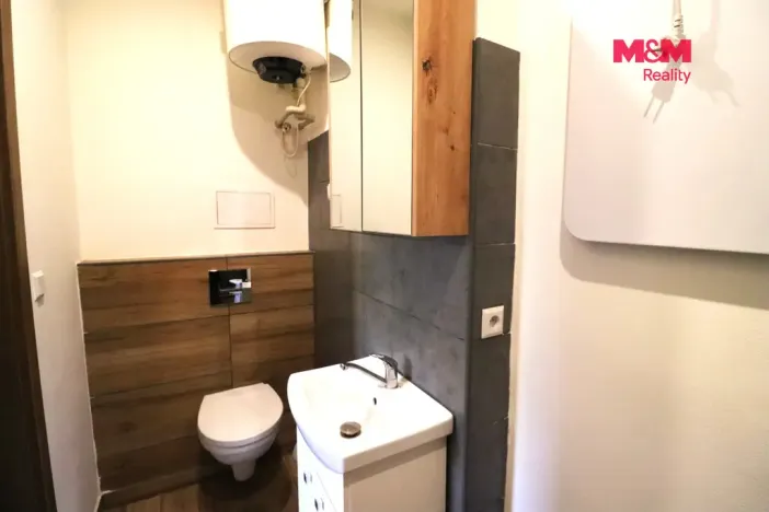 Pronájem bytu 1+1, Karlovy Vary - Rybáře, Sokolovská, 36 m2